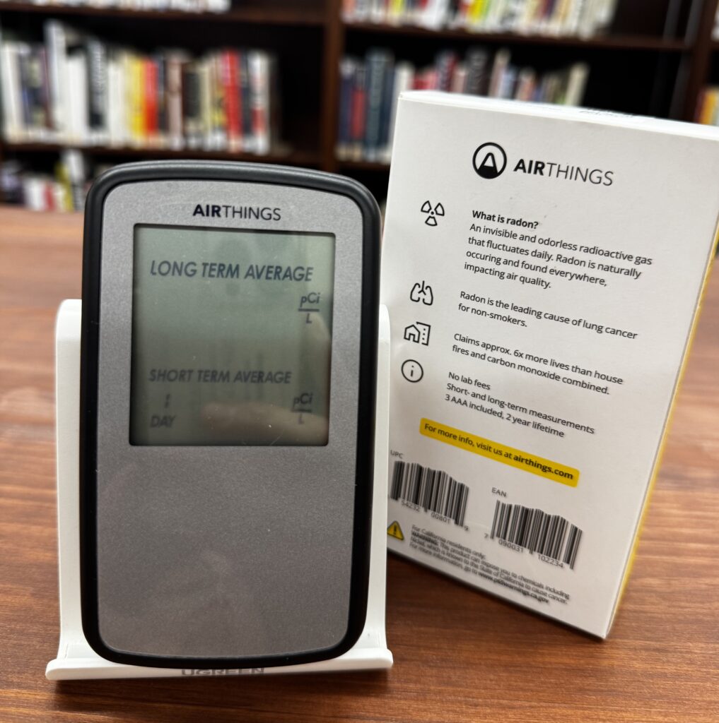 Digital radon detector and its box